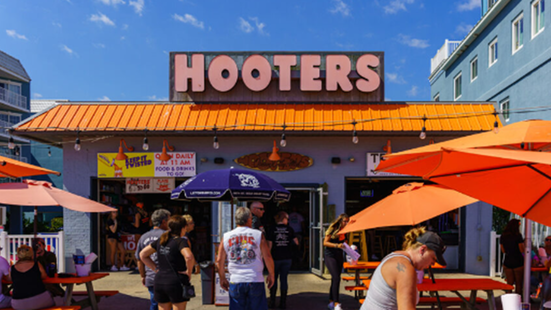 Case Study: Hooters Maximizes Customer Reach and Engagement